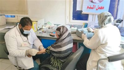 توقيع الكشف الطبي على 1326 حالة خلال قافلة طبية بقرية إدمو بمركز المنيا