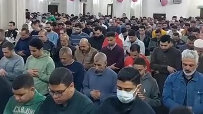 خشوع وأجواء روحانية.. المصلون يؤدون صلاة التراويح في ثاني أيام شهر رمضان | بث مباشر