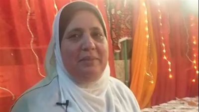 سيدة تقيم مائدة إطعام بإمبابة: بعملها بقالي 35 سنة طوال العام.. مش في رمضان بس | بث مباشر