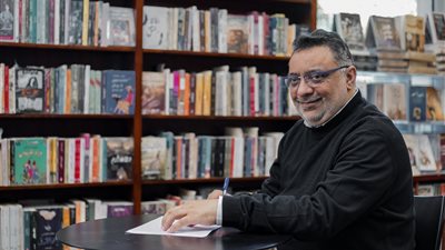 أول تعليق من عبد الرحيم كمال على لهجة مسلسل الحشاشين: العامية أقرب للجمهور.. ولغتهم الأساسية الفارسية