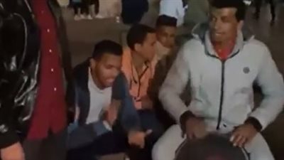 بالمدح وحلقات الذكر.. احتفال شباب شارع المعز وأهالي دمنهور بقدوم شهر رمضان| بث مباشر