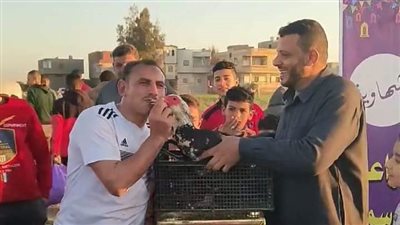 ڤار وستوديو تحليلي.. دكر بط جائرة أحسن لاعب في دورة رمضانية لكرة القدم بالدقهلية | صور