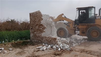 إزالة 13 حالة تعد على أملاك الدولة في أسيوط