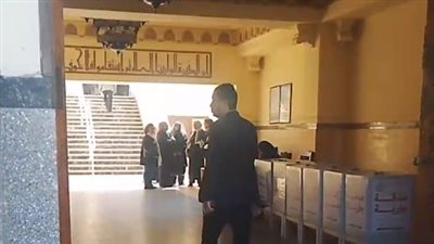 وصول جثمان حمدي السيد نقيب الأطباء الأسبق إلى مسجد الصديق بمصر الجديدة | بث مباشر