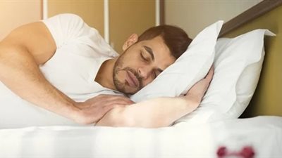 دراسة: تعويض ساعات النوم في عطلة نهاية الأسبوع يقي من أمراض القلب 