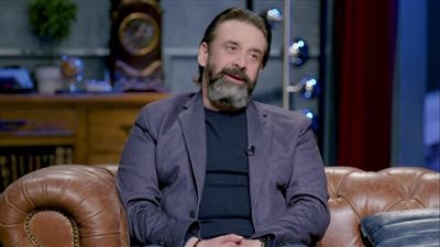 كريم عبد العزيز: مبحبش تصنيف الممثل.. وأتمنى دور المرأة في الدراما يرجع زي زمان 