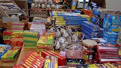 5 آلاف صاروخ.. أمن الأقصر يضبط شخصين للإتجار في الألعاب النارية 