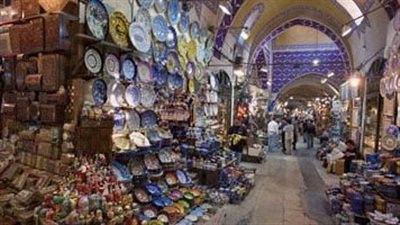 أصحاب البازارات بمنطقة دندرة يتقدمون بطلب لمدير آثار قنا للاستمرار في أماكنهم| مستندات