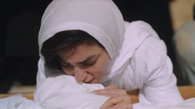 ملخص الحلقة الرابعة من مسلسل سر إلهي.. روجينا تخطف القلوب بمشهد دفن ابنتها الوحيدة