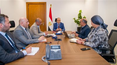 الري: دراسة تحسين التحكم في تصرفات المياه المارة من قناطر الدلتا وتحديث منظومة تشغيل البوابات 