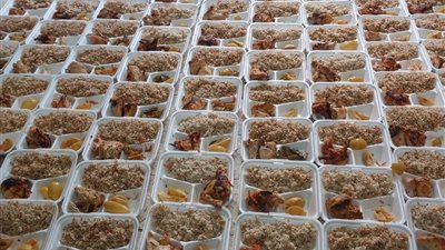 توزيع 450 وجبة يوميا.. سيدات بنها يطلقن مبادرة إفطار وسحور صائم| صور 