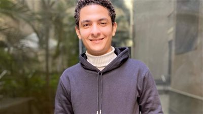 مقتل شاب على يد زميله بسبب خلاف على وقت الراحة.. وصديق الضحية: مكتفاش بطعنه ونزل عليه ضرب | بث مباشر