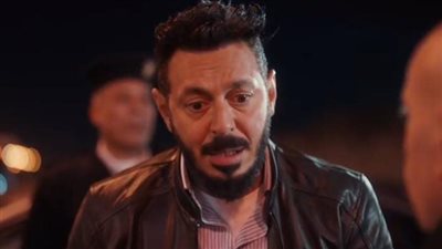 مسلسل المعلم الحلقة الرابعة| مصطفى شعبان يكشف لغز تجارة والده في المخدرات.. ومنذر رياحنة يقع في حب دهب