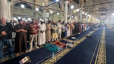 في أول جمعة برمضان.. الجامع الأزهر كامل العدد في صلاة التراويح
