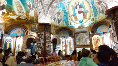 هنا دُفن البابا.. المسيحيون يتوافدون على مزار البابا شنودة الثالث في ذكرى وفاته الـ12 