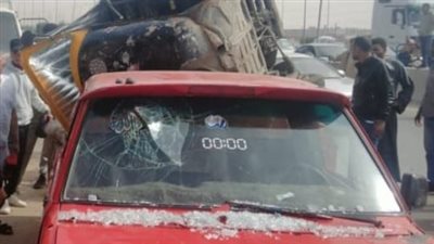 إصابة 11 شخصا في حادث على الطريق الأوسطي | صور 