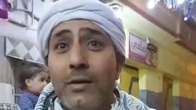 عاوز أفرح الأطفال.. مسحراتي قبطي يجوب شوارع الغربية: مفيش فرق بين مسلم ومسيحي | بث مباشر