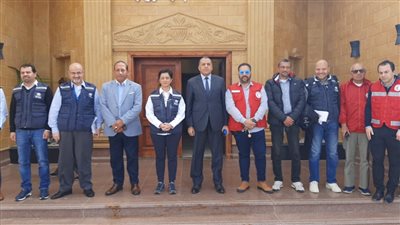 سكرتير محافظة شمال سيناء يستقبل وفد الصحة العالمية بمطار العريش