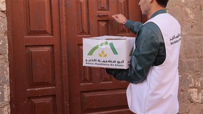 تحت مظلة التحالف الوطني.. أبو هشيمة الخير توزع 50 ألف كرتونة رمضان على الأولى بالرعاية