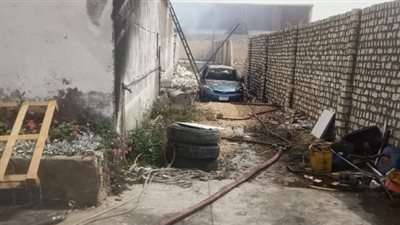 الحماية المدنية تسيطر على حريق داخل مصنع للأخشاب في بني سويف | بث مباشر