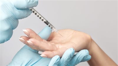 خبراء: زيادة استخدام حقن البوتوكس لعلاج التعرق الزائد ورائحة الجسم