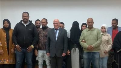 محافظ بورسعيد يسلم وحدات سكنية بديلة لأهالي منطقة الجميل بعد إزالتها| بث مباشر