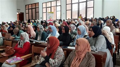 تطوير الذات ودعم الثقة بالنفس.. ندوة تثقيفية بتربية بنها