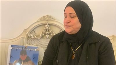 الأم المثالية ببورسعيد: رحلة كفاح مات خلالها زوجي بالسرطان واستشهد ابني بسيناء | فيديو