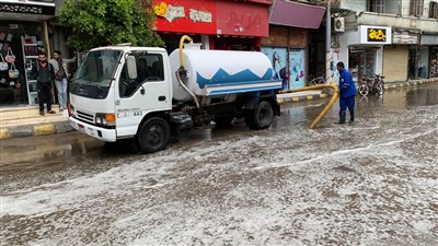 محافظة المنوفية تتعامل مع الأمطار.. وشركة المياه تدفع بالمعدات| صور