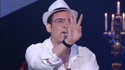 سعد الصغير: بوسي رفضت تعمل عملية لوالدها بـ 4 آلاف جنيه.. وأنا جيبتلها آه يا دنيا من أمينة