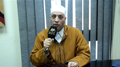 رمضان عبد الرازق: ما بطلعش المنبر إلا بإذن من رسول الله