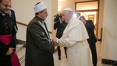 في الذكرى الـ 14 على توليه مشيخة الأزهر.. جولات ومحطات ورحلات هامة للإمام الطيب