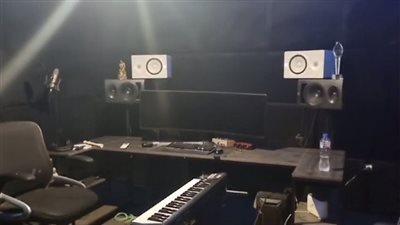 إدارة دون ترخيص.. حبس مالك ستوديو تسجيل صوتي بالجيزة