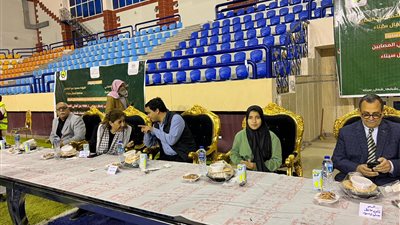 الشباب والرياضة تنظم إفطارا جماعيا للعالقين ومرافقي المصابين الفلسطينيين في شمال سيناء