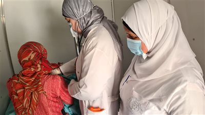 الكشف والعلاج مجانا.. فحص 1526 مواطنًا خلال قافلة طبية بقرية الضهرية بالبحيرة