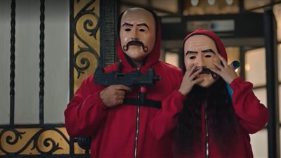 مسلسل الكبير أوي 8 الحلقة 9.. الشرطة تقتحم البنك للقبض على حزلقوم وباقي العصابة