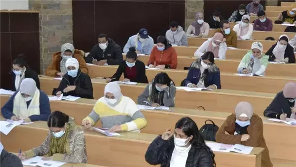 طلاب جامعة عين شمس