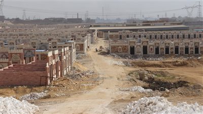 محافظ القليوبية بعد إزالة 400 مقبرة بالخانكة: لا تهاون مع أي مخالفة وتطبيق القوانين بكل حسم 