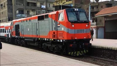 مصرع شاب أسفل عجلات قطار بسوهاج.. وجهود مكثفة لمعرفة هوية الضحية