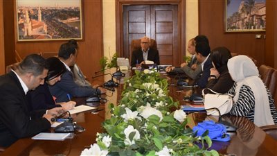 محافظ بورسعيد يستقبل لجنة من المجلس القومي لحقوق الإنسان