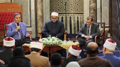 عقب صلاة التراويح.. ملتقى الأزهر للقضايا الإسلامية يبين فضائل شهر رمضان