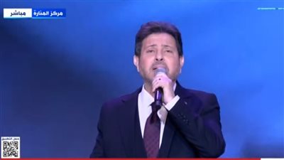 هاني شاكر يقدم أغنية تحيّة لأمي في احتفالية تكريم المرأة المصرية بحضور السيسي 