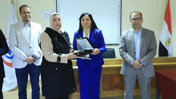 جانب من التكريم 