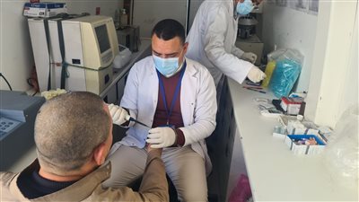 الكشف والعلاج مجانا.. فحص 1294 مواطنًا خلال قافلة طبية بقرية كفر السابي بالبحيرة