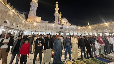 تتلاقى القلوب والثقافات.. آلاف المصلين من مختلف الدول يؤدون صلاة التراويح بالجامع الأزهر