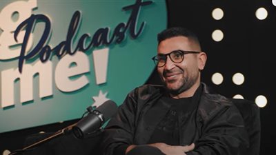 أحمد سعد يسخر من شقيقه العالِم: الوحيد اللي ضاع فينا.. لو طلع فنان كان كسب أكتر
