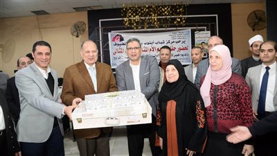 محافظ أسيوط يشهد احتفالية تكريم الأمهات المثاليات بمركز شباب أبنوب