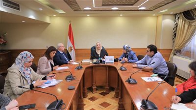 وزيرة التضامن تبحث تحقيق الأمن الغذائي للأولى بالرعاية مع مدير المكتب القطري لبرنامج الأغذية العالمي بمصر