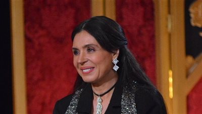 الراقصة دينا تكشف تفاصيل خضوعها لعملية تجميل بالأنف: غضروفي سقط.. وعملتها بنفس شكلها القديم