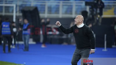 حسام حسن يحضر مباراة القمة بين الأهالي والزمالك اليوم 